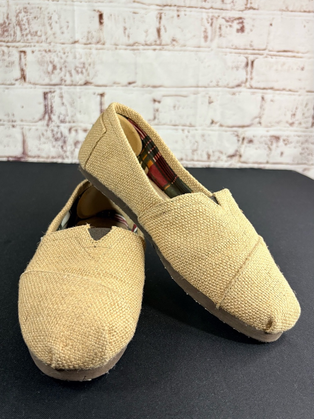 Toms women Slip-On Canvas Loafers in Tan